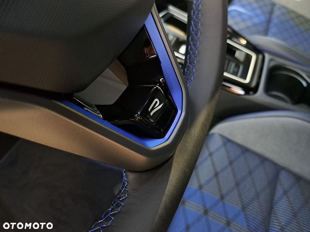 Volkswagen Golf VIII 2.0 TSI 4Motion R - 29