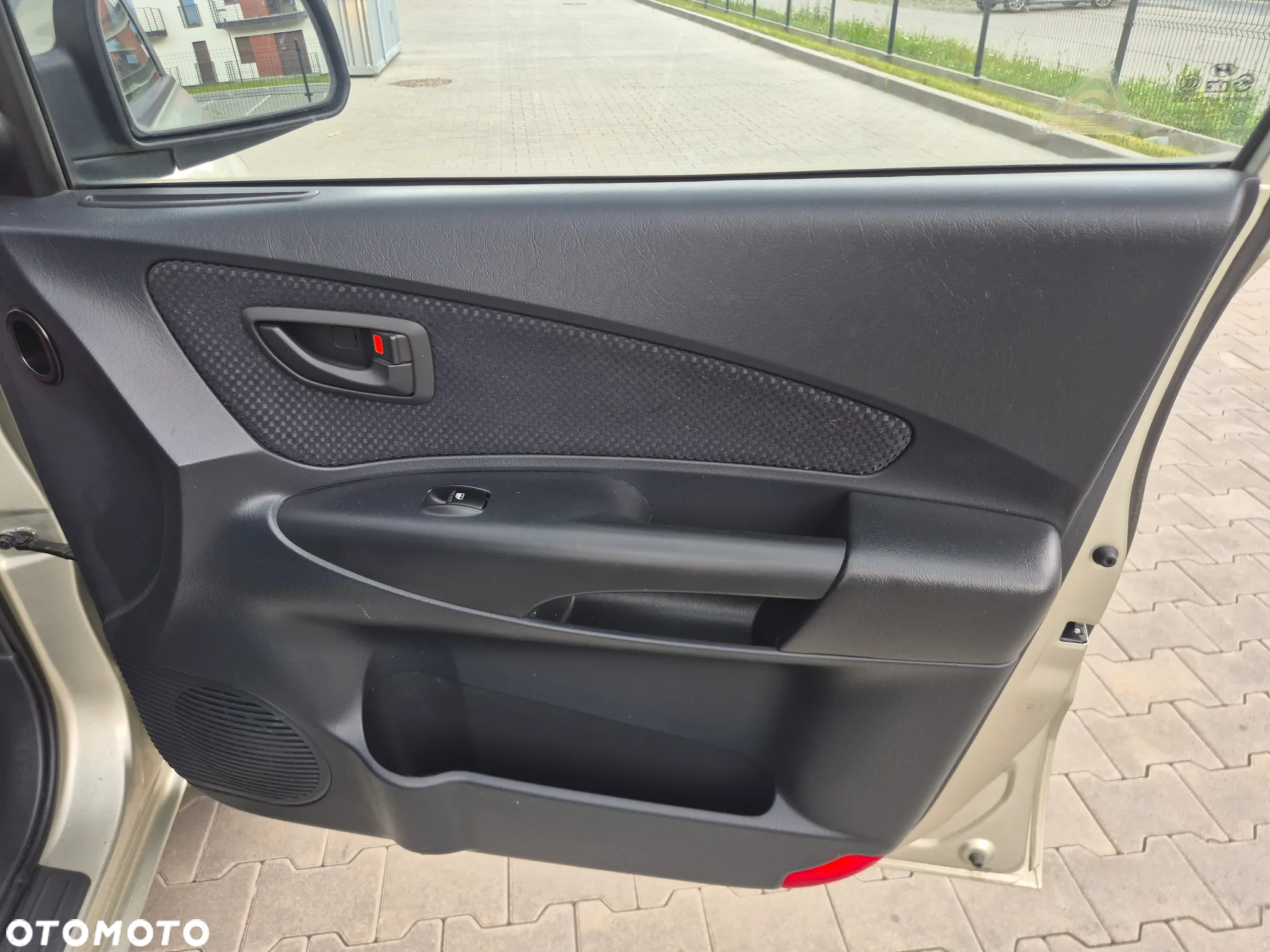 Hyundai Tucson 2.0 Comfort 2WD - 24
