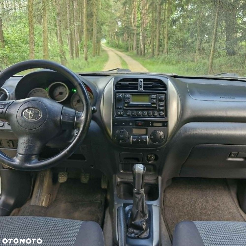 Toyota RAV4 D-4D 4x4 - 10