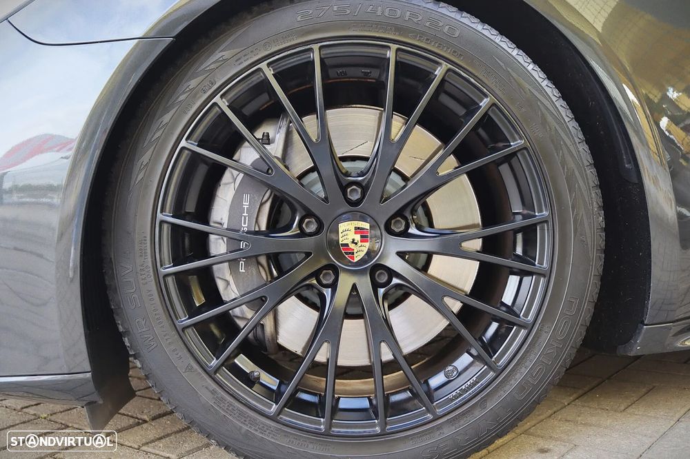 Porsche Panamera Sport Turismo 4 E-Hybrid - 16