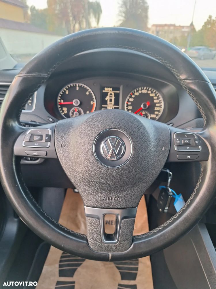 Volkswagen Jetta - 17
