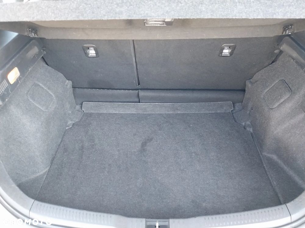 Toyota Auris 1.33 Dual-VVT-i Cool - 14