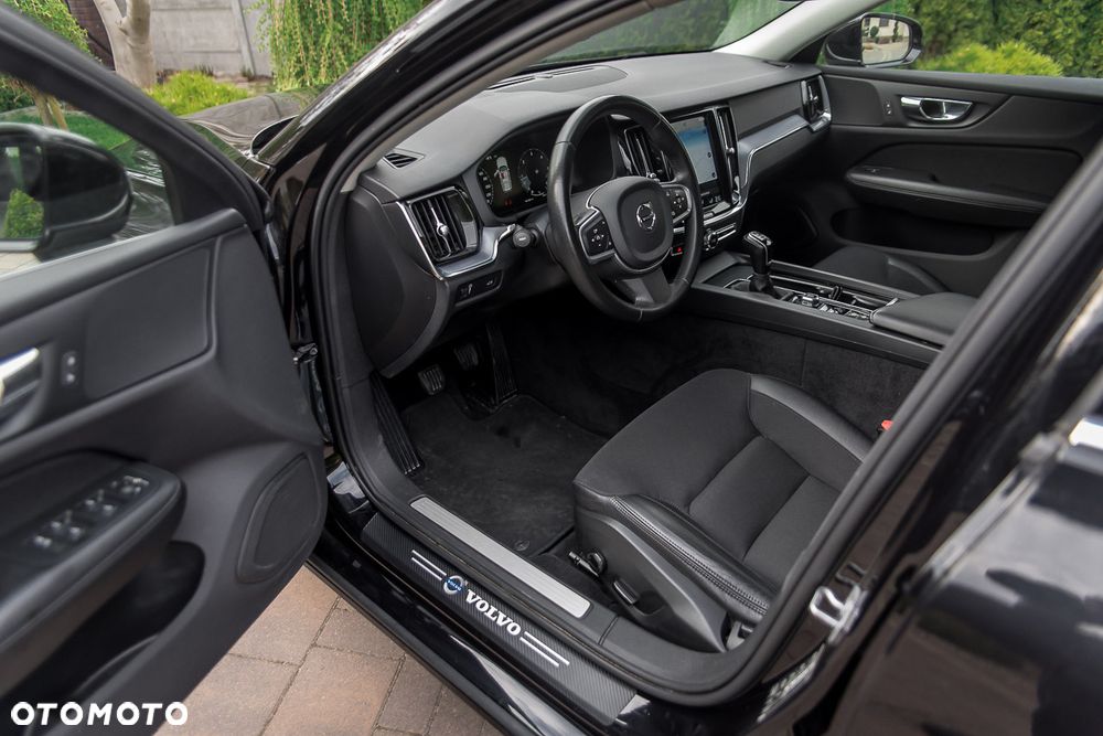 Volvo V60 D3 Drive-E Momentum - 23