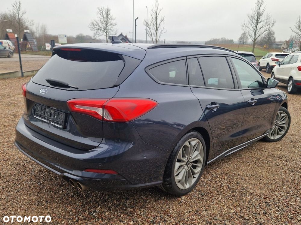 Ford Focus - 32