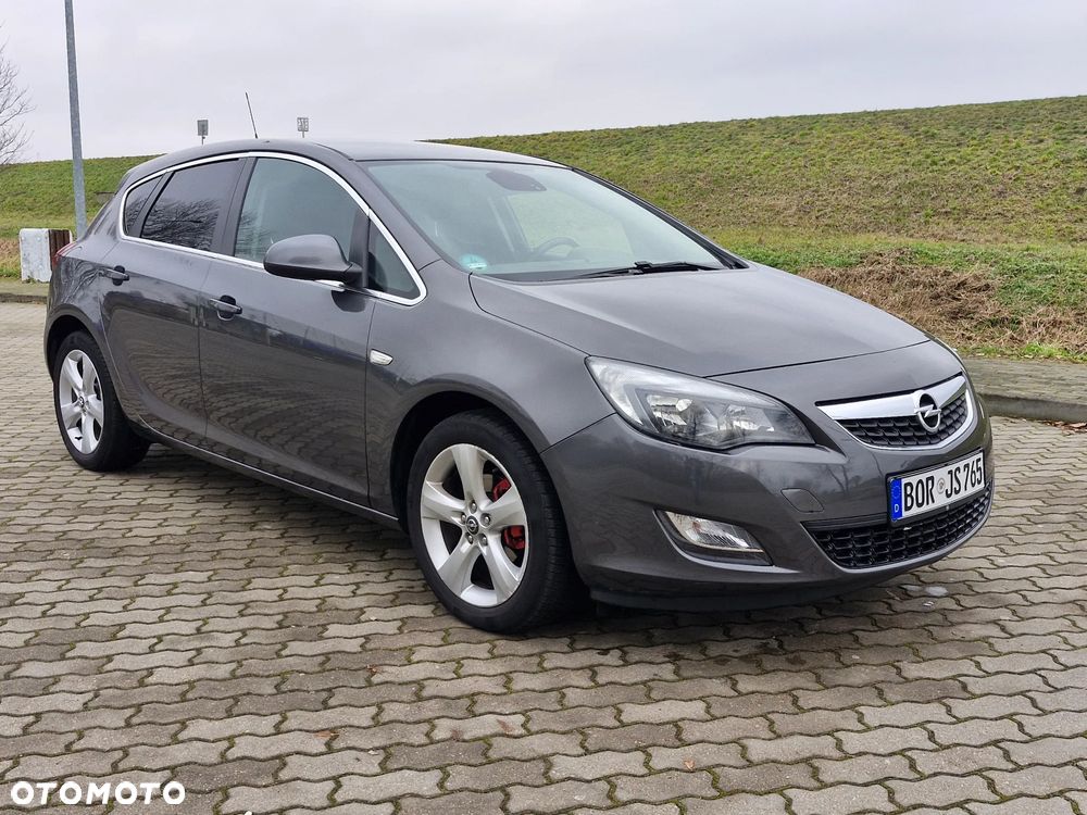Opel Astra 1.4 T Cosmo - 11
