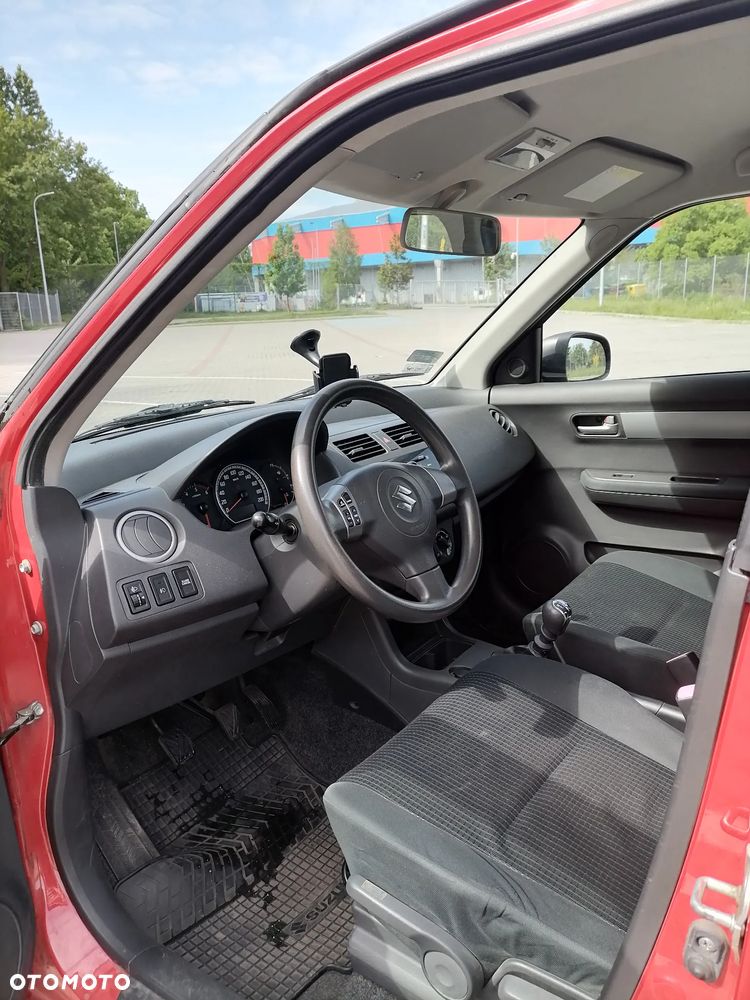 Suzuki Swift - 4