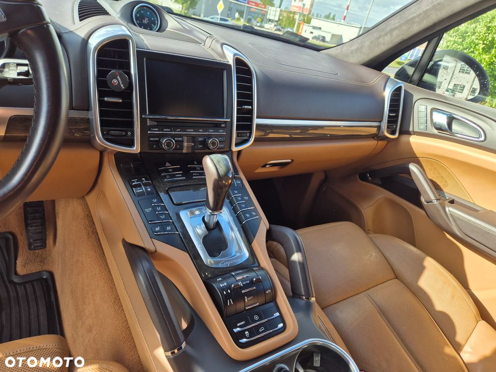 Porsche Cayenne Platinum Edition - 8
