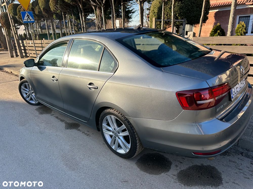 Volkswagen Jetta - 15