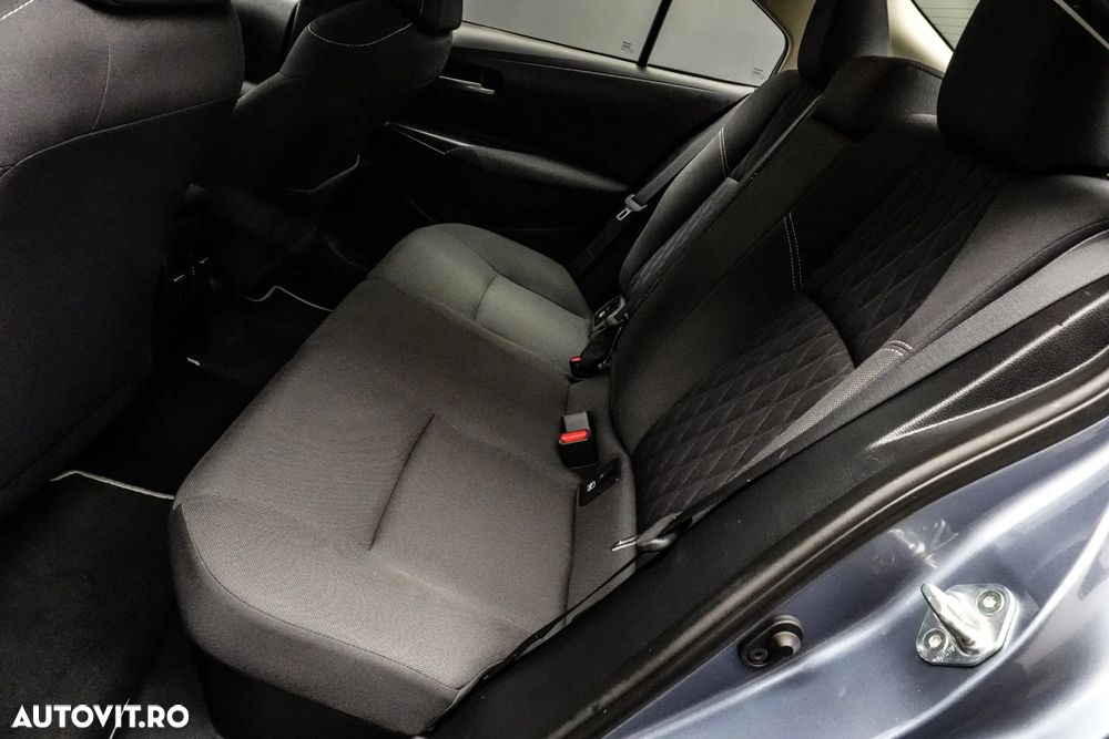 Toyota Corolla Sedan 1.8 HSD Dynamic - 15