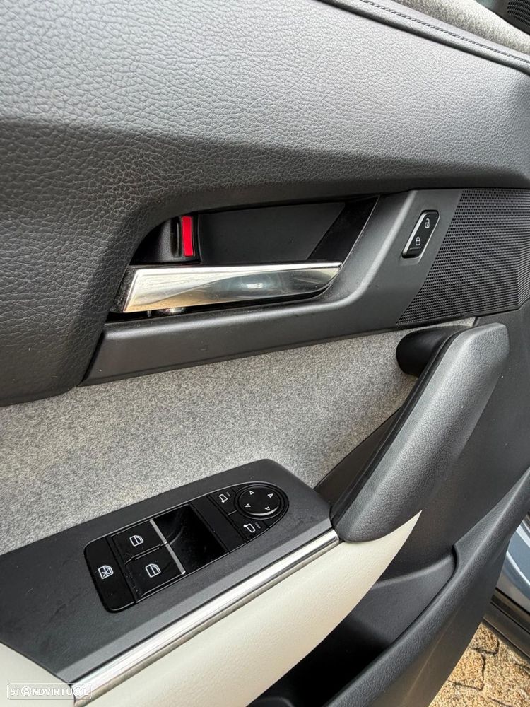 Mazda MX-30 e-Skyactiv Excellence - 12