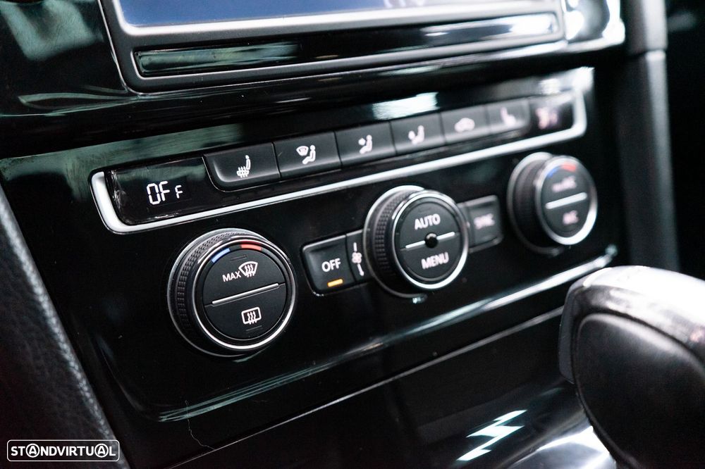 VW Golf Variant 1.6 TDi R-Line DSG - 37