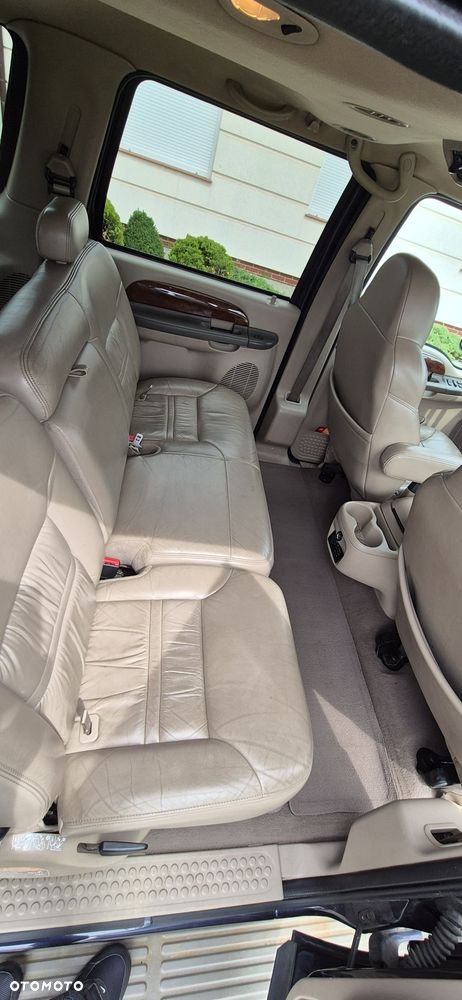 Ford Excursion - 5