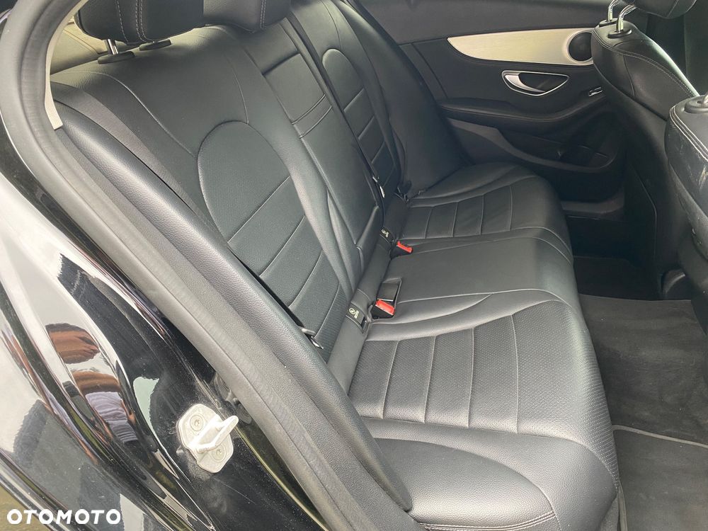 Mercedes-Benz Klasa C 300 T 7G-TRONIC Avantgarde - 17