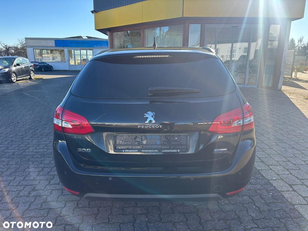 Peugeot 308 PureTech 130 GPF EAT8 Stop & Start Allure Pack - 23