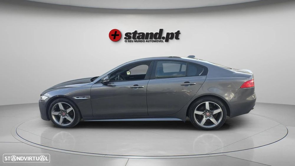 Jaguar XE 2.0 D R-Sport - 7
