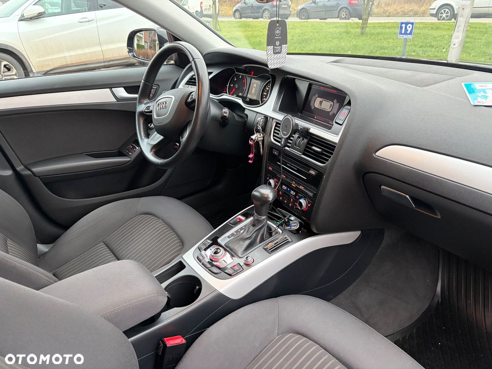 Audi A4 Avant 2.0 TDI DPF clean diesel multitronic S line Sportpaket - 14