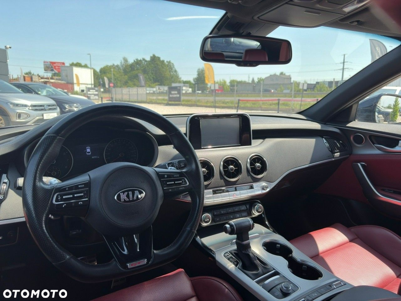 Kia Stinger - 11