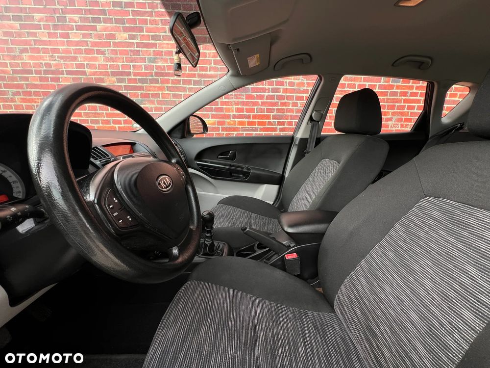 Kia Ceed - 12