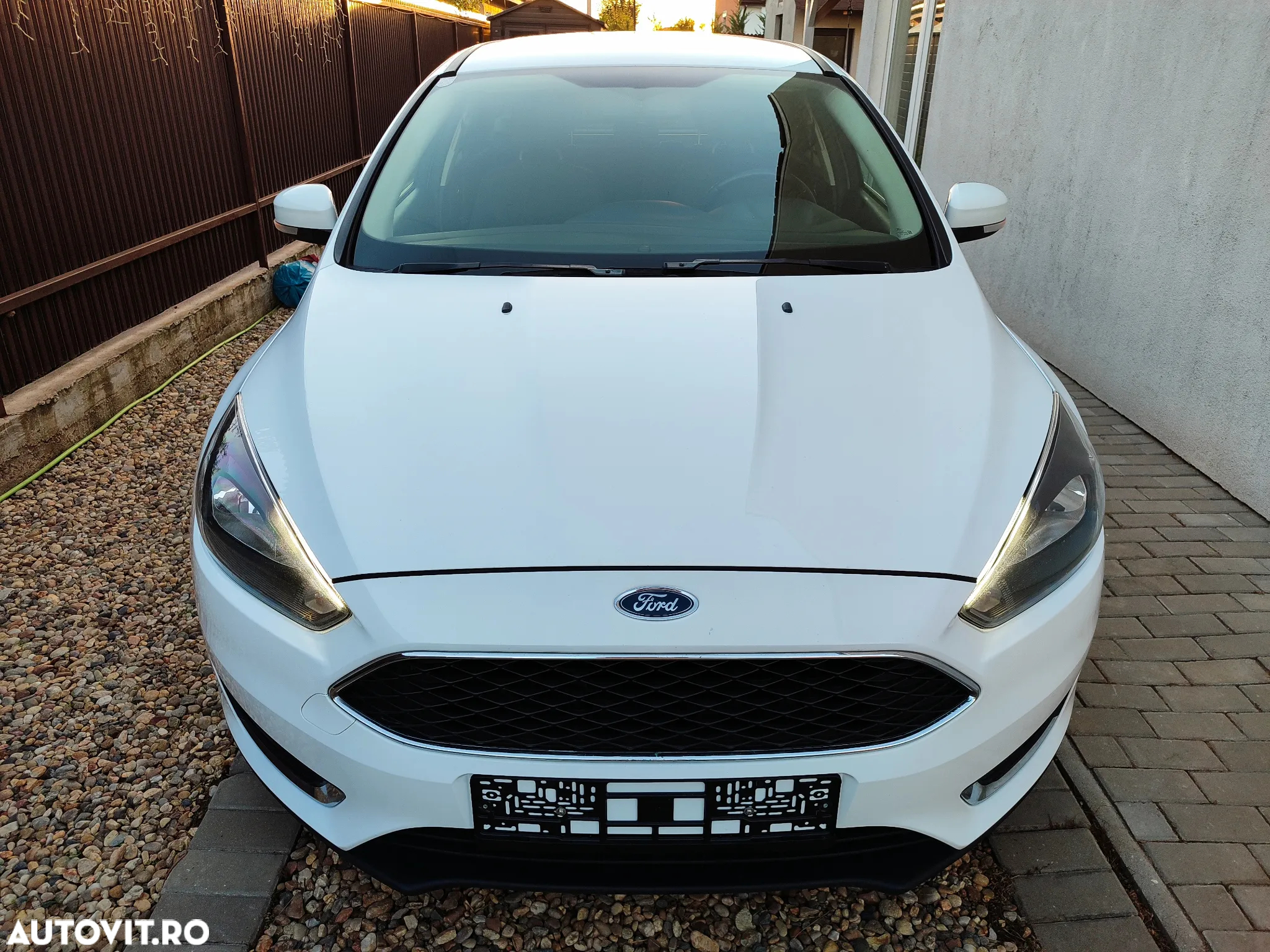 Ford Focus 1.0 EcoBoost Start-Stopp-System COOL&CONNECT DESIGN - 3
