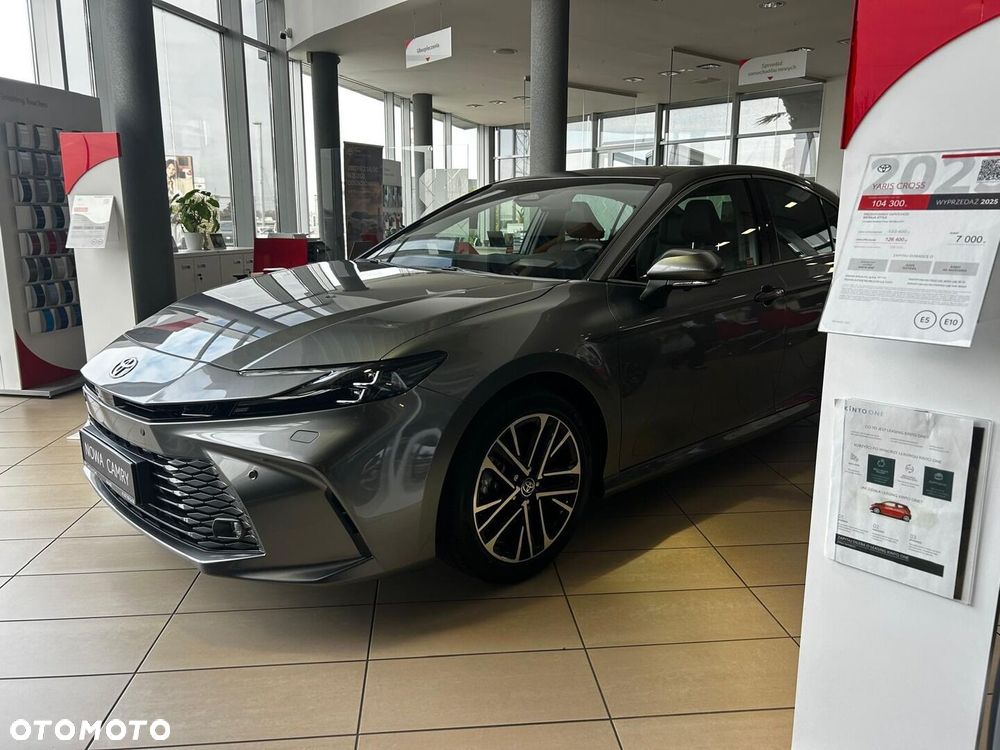 Toyota Camry - 5