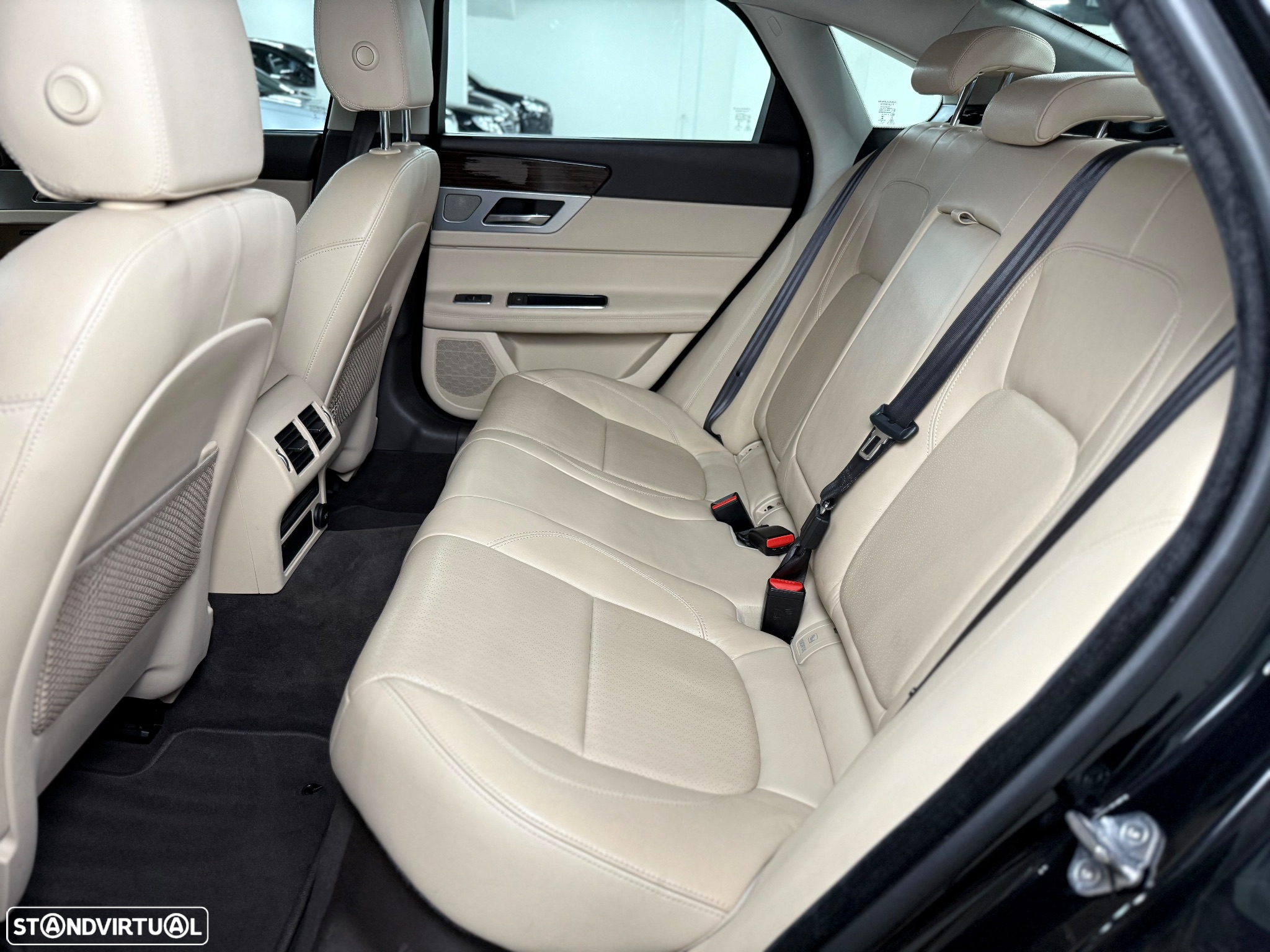 Jaguar XF 2.0 D Prestige Aut. - 18