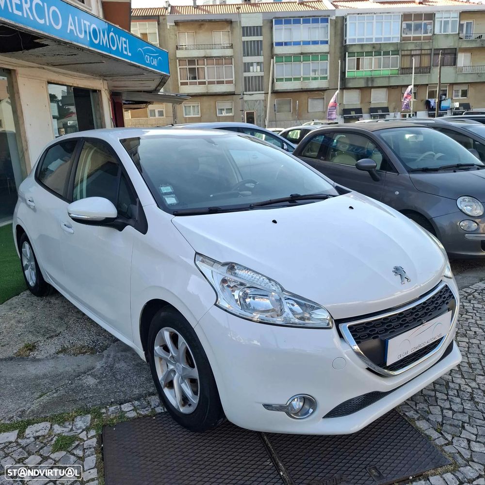 Peugeot 208 1.4 HDi Active - 1