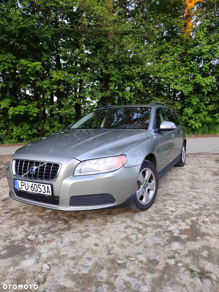 Volvo V70 D5 AWD Kinetic - 1