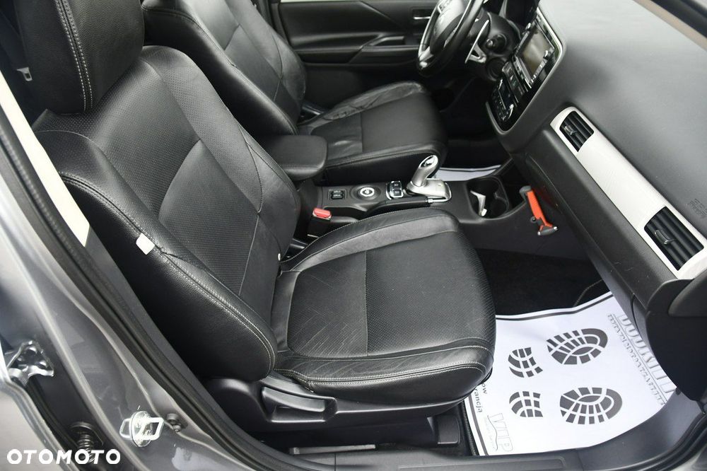 Mitsubishi Outlander - 26