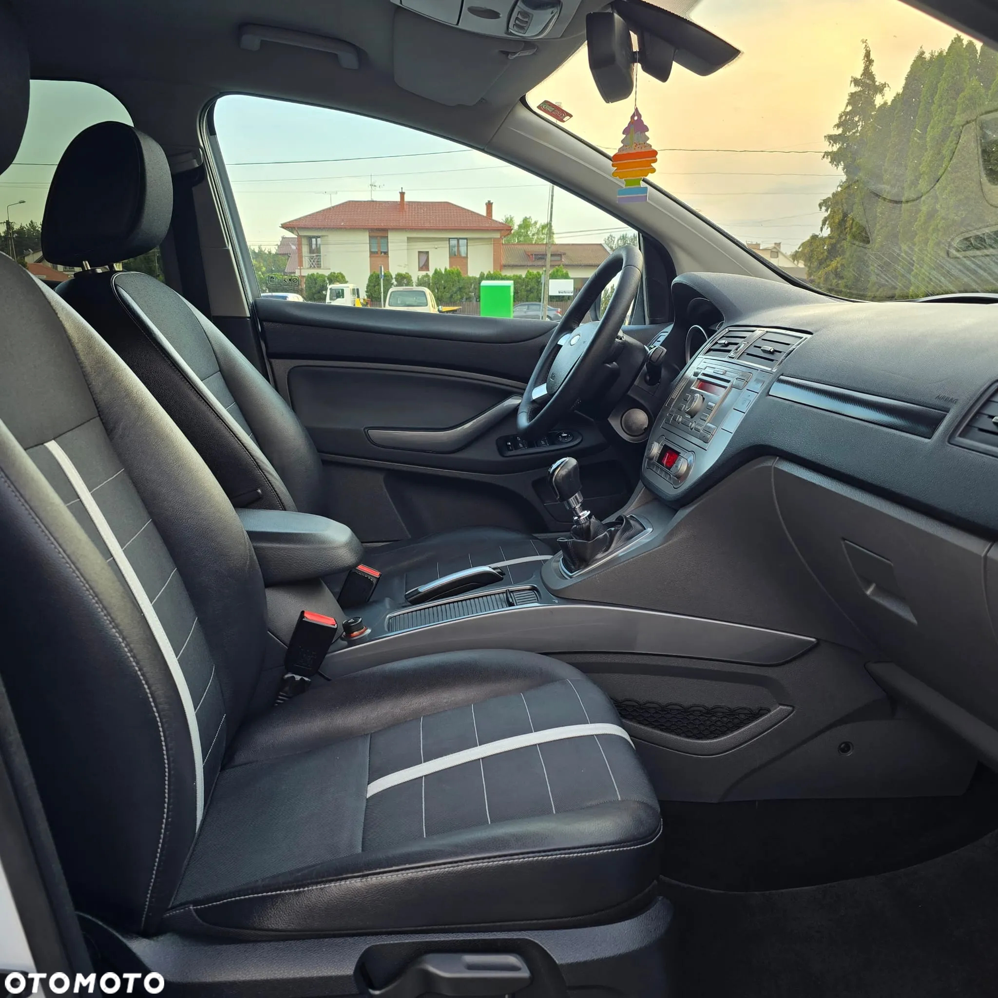 Ford Kuga 2.0 TDCi FWD Titanium - 26
