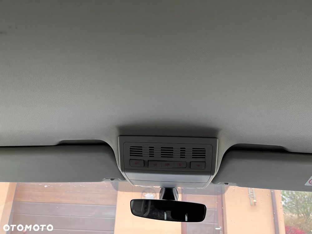 Volkswagen Multivan - 7