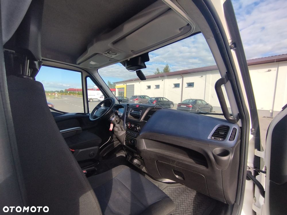 Iveco DAILY - 33