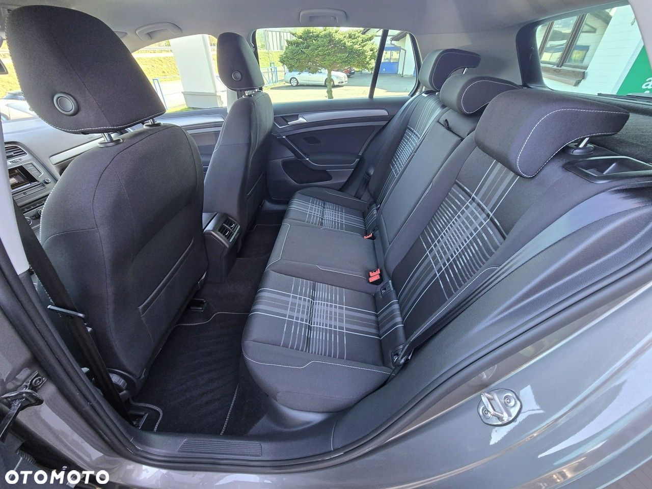 Volkswagen Golf 1.2 TSI BlueMotion Technology Lounge - 21