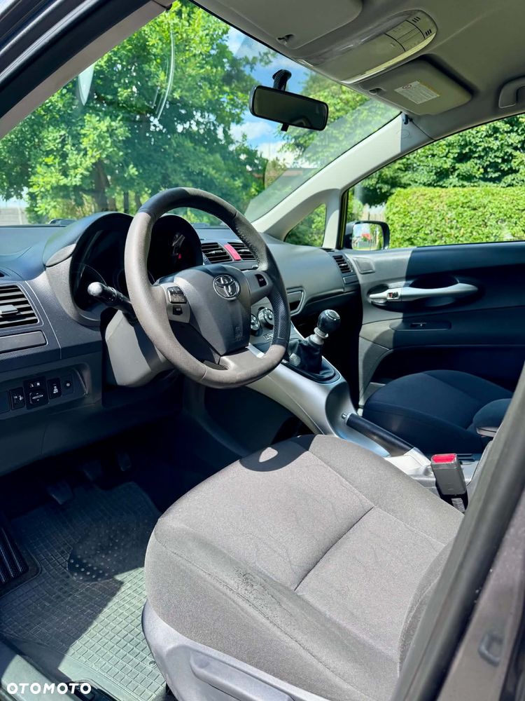 Toyota Auris - 14