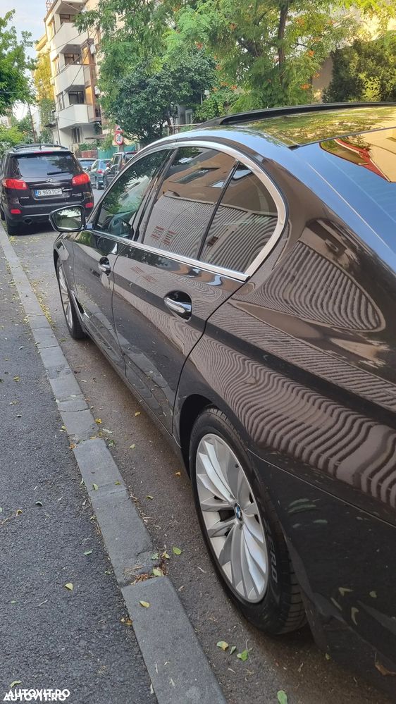 BMW Seria 5 520d Aut. Luxury Line - 8