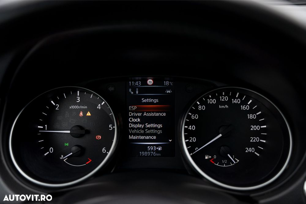 Nissan Qashqai 1.5 DCI TEKNA+ - 27