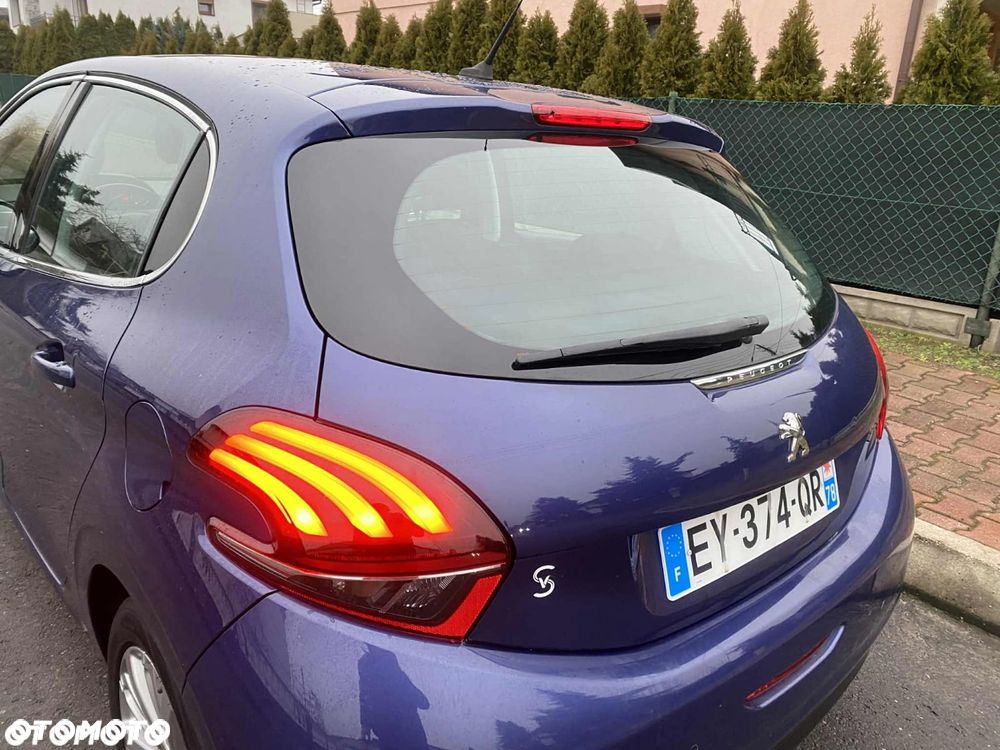 Peugeot 208 PureTech 82 Allure - 11