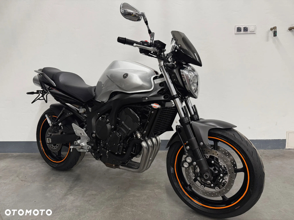 Yamaha FZ6