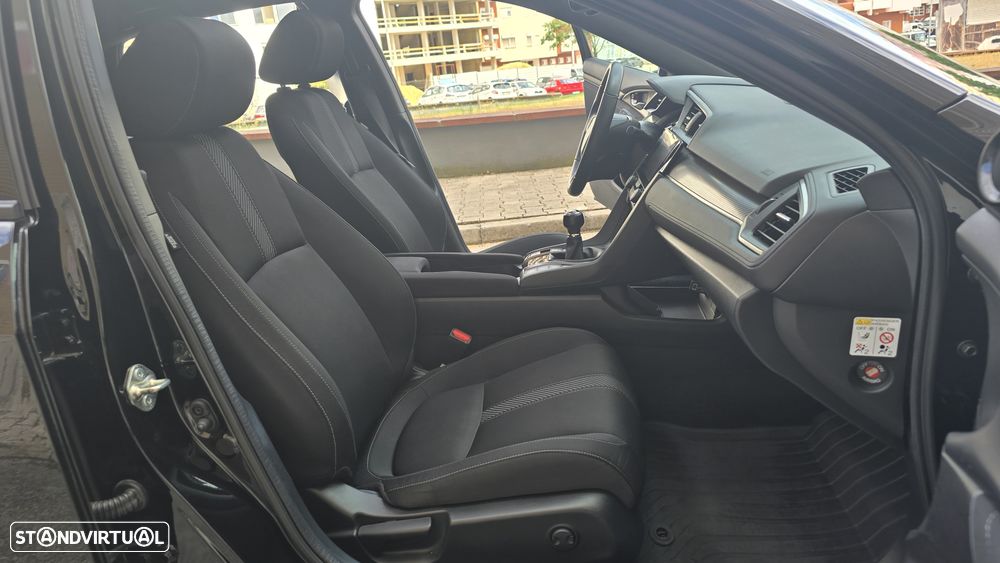 Honda Civic 1.5 i-VTEC Sport Plus - 30