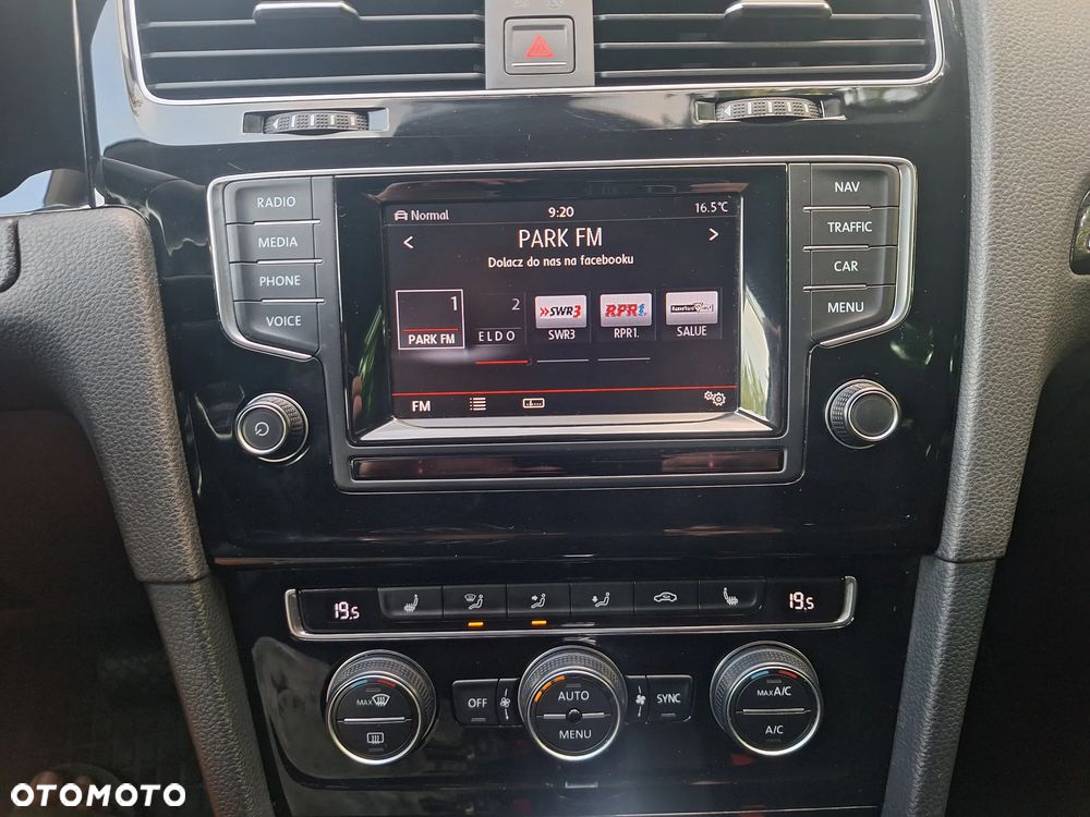 Volkswagen Golf - 16