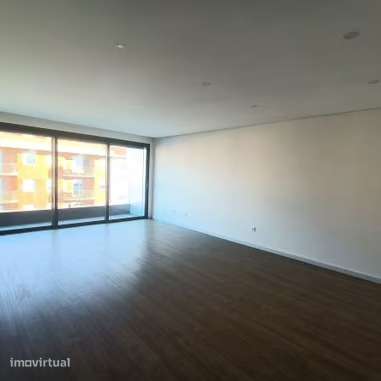 Apartamento T3 Venda em Cedofeita, Santo Ildefonso, Sé, Miragaia, São - Grande imagem: 2/9