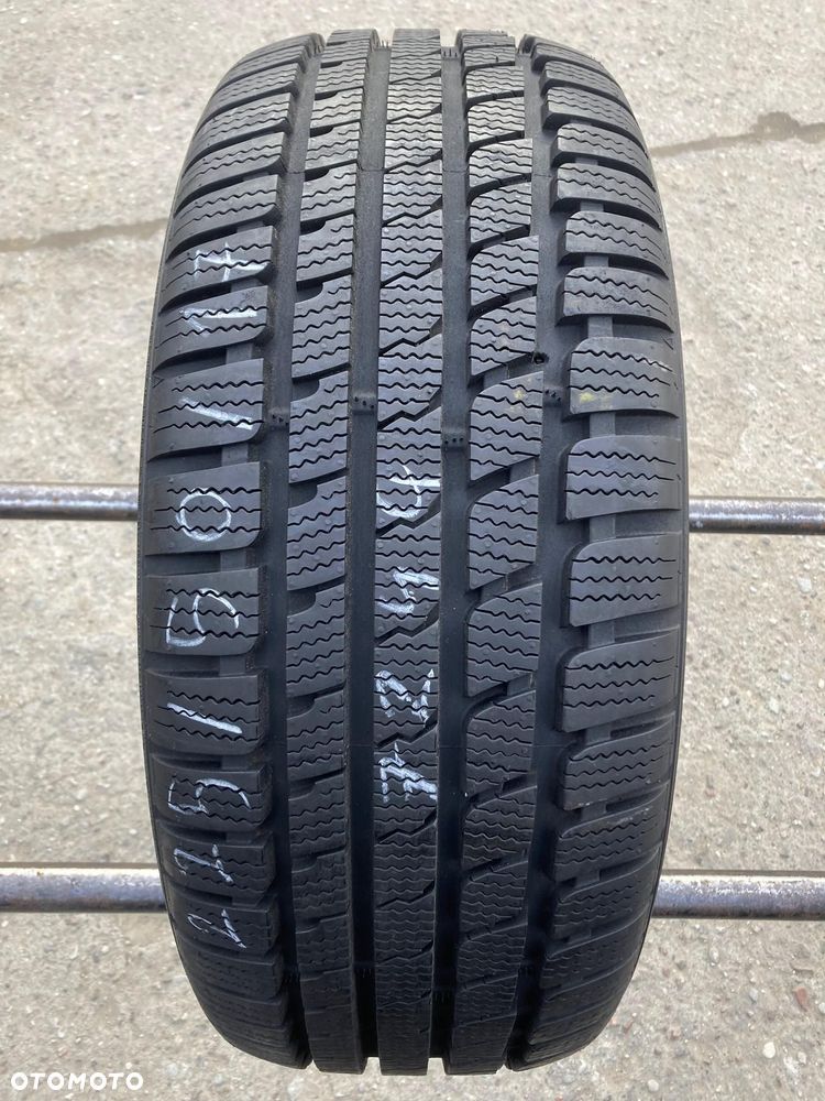 225/50/17 Kumho i'Zen KW27 XRP Extended RunFlst 94V - 1