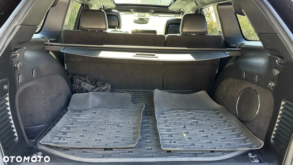 Jeep Grand Cherokee - 27