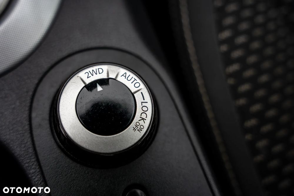 Nissan Qashqai 2.0 dCi 4 x 4 DPF tekna - 27