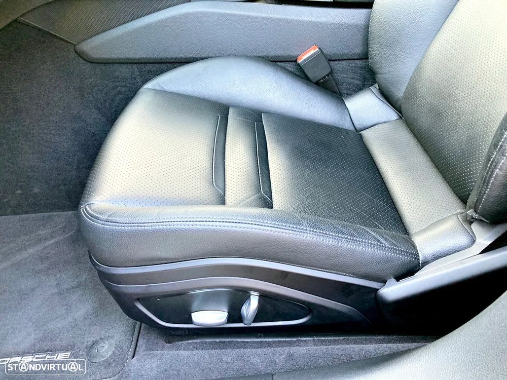 Porsche Panamera 4 E-Hybrid - 24