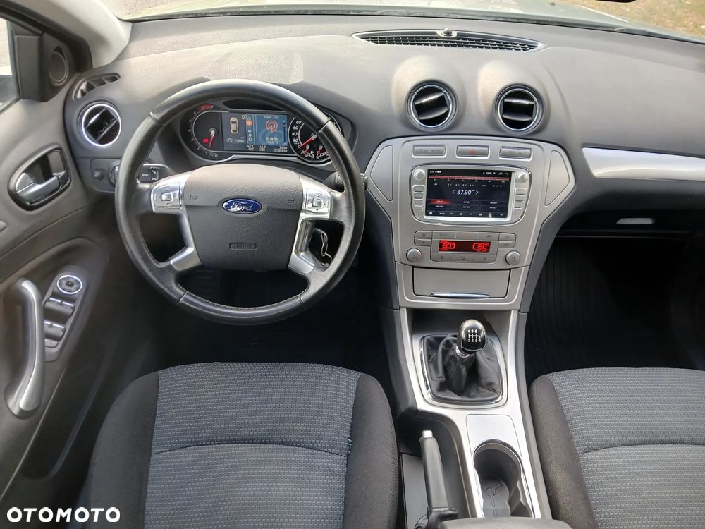 Ford Mondeo 2.5 Titanium - 2