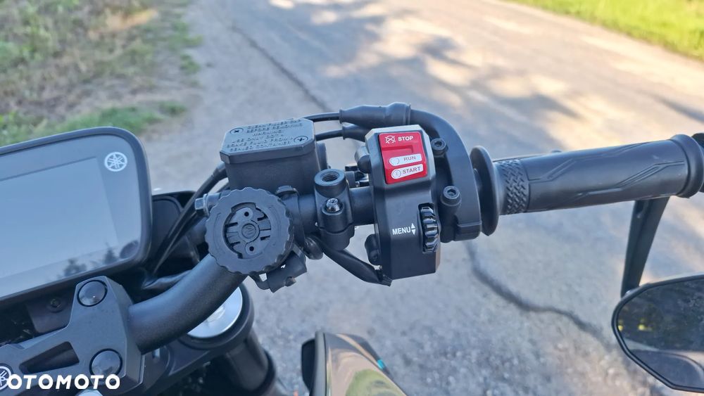 Yamaha MT - 17