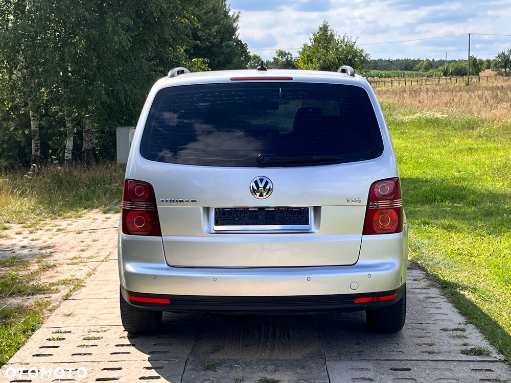 Volkswagen Touran 1.9 TDI DPF DSG Highline - 9