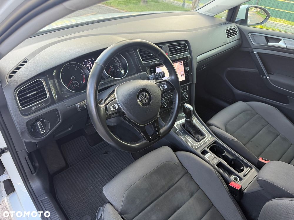 Volkswagen Golf 2.0 TDI SCR DSG Comfortline - 13