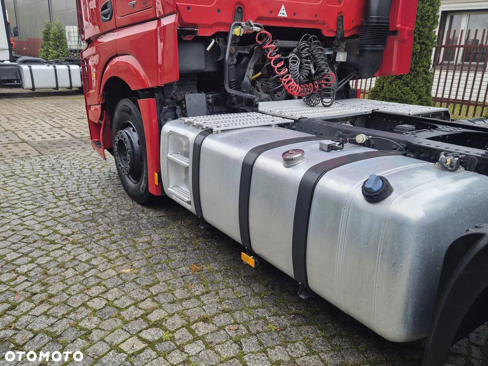 Mercedes-Benz 1845 - 8