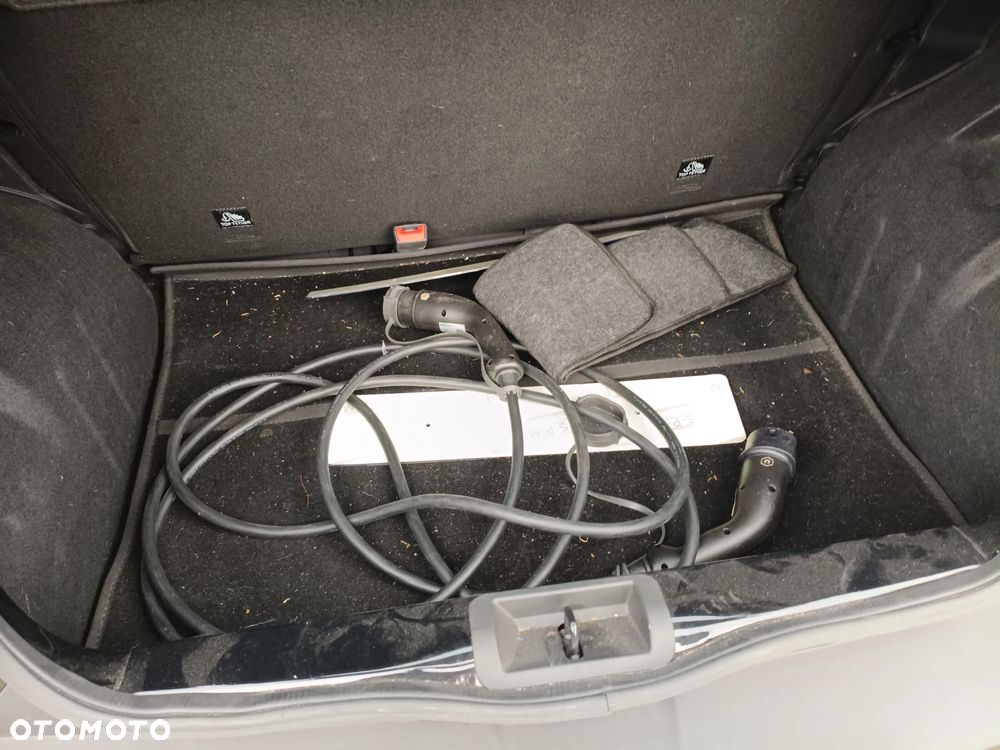 Dacia Spring - 11